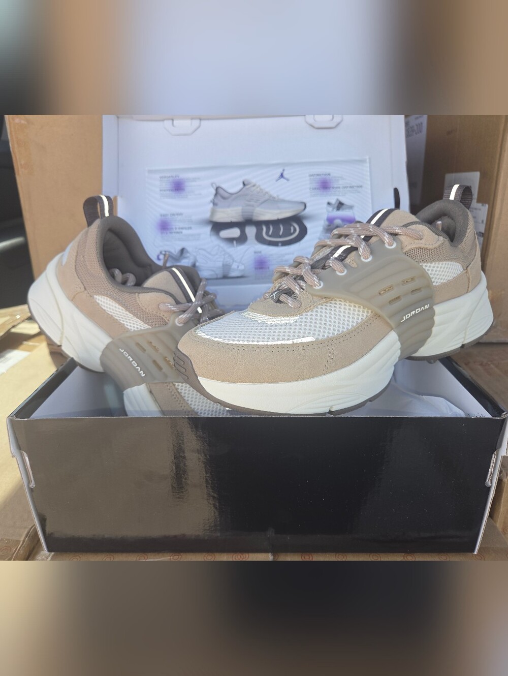Size 11 Jordan Trunner O/S Khaki Reflective Running Shoes Nike Womens RETAIL 115